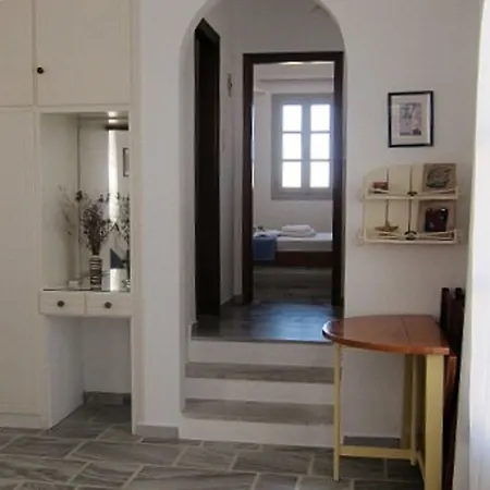 Hotel Despinas And Naousa (Paros)